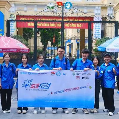 LAN TỎA YÊU THƯƠNG – TIẾP SỨC MÙA THI 2025 TẠI ĐIỂM TRƯỜNG THCS TRƯNG VƯƠNG